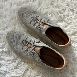 EUC Women's Cobb Hill Juna Bungee Sneaker size 7 grey